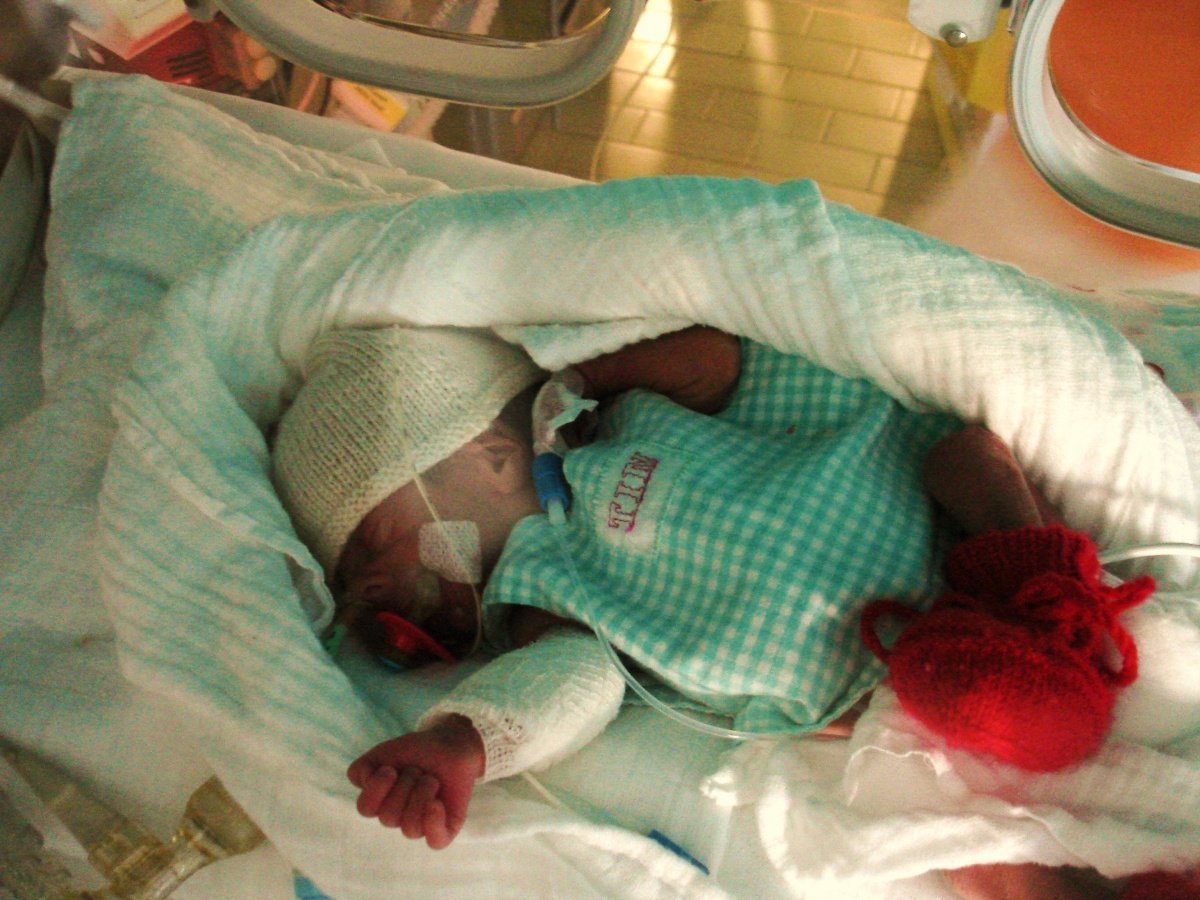 Gastbeitrag zum Welt-Frühgeborenen-Tag: „Mein Sohn wog bei der Geburt gerade mal 900 Gramm“