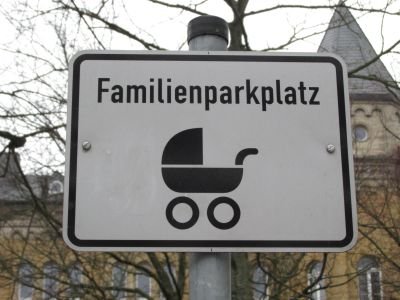 Wieso stellen sich Männer eigentlich so gerne auf Parkplätze für Frauen?