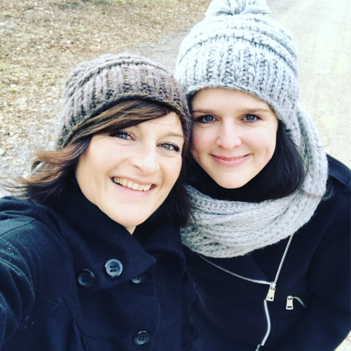 Warum wir den Begriff „Regenbogenfamilie“ nicht mögen – Interview mit den lesbischen Mamas Anja und Nicole