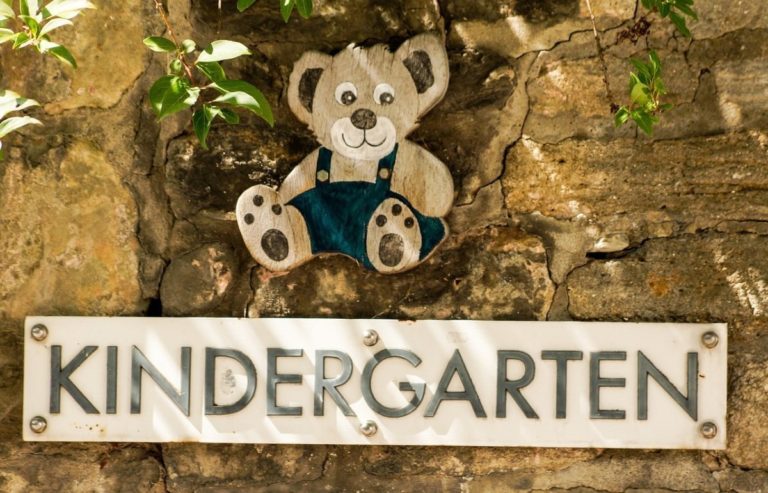 kindergarten 871111 1280