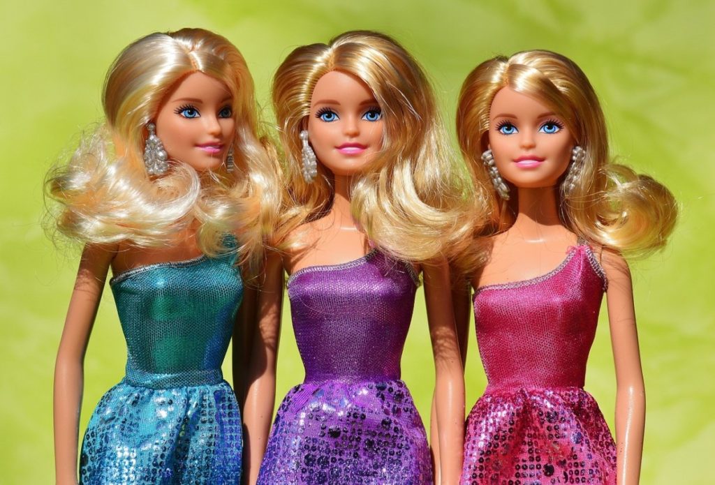 Leserfrage Ab Wann Durfen Eure Kinder Mit Barbies Spielen Stadt Land Mama