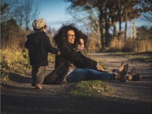 Als dunkelhäutige Mama in Deutschland: Warum denkt ihr, dass wir anders sind?