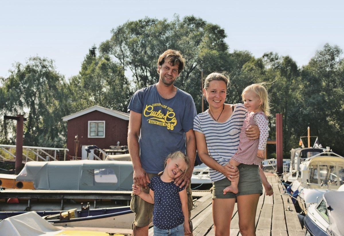 Wohnen auf dem Hausboot! Diese Familie lebt ihren Traum, weil die Mieten zu teuer waren