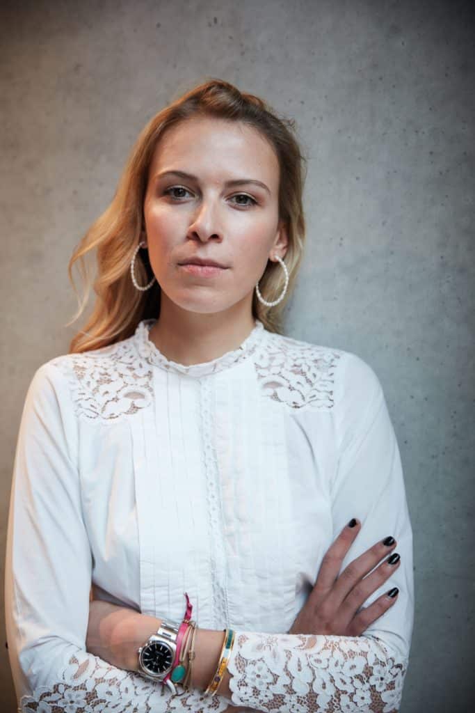 Eden Books Nena Schink Unfollow Portrait ernst © Moritz Thau LOWERES 683x1024 - "Ich war süchtig": Wie Instagram fast Nenas Leben zerstörte Eden Books Nena Schink Unfollow Portrait ernst © Moritz Thau LOWERES 683x1024 - "Ich war süchtig": Wie Instagram fast Nenas Leben zerstörte -