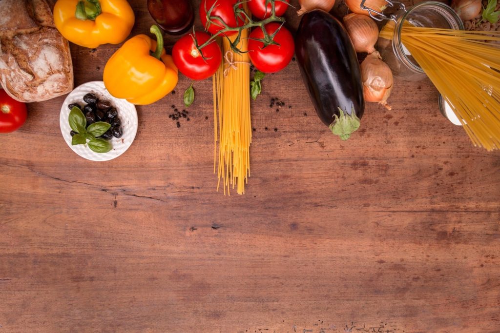 Gemüse 1024x683 - Ernährungsmediziner Dr. Matthias Riedl: Es ist nie zu spät, Kinder an gesundes Essen zu gewöhnen Gemüse 1024x683 - Ernährungsmediziner Dr. Matthias Riedl: Es ist nie zu spät, Kinder an gesundes Essen zu gewöhnen - Wie können wir die Ernährung unserer Kinder von Anfang an auf einen richtigen, gesunden Weg bringen? Wir haben dazu einen Ernährungsexperten interviewt.