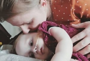 Hanna kann nicht mehr alleine schlucken und atmen – hier könnt Ihr dem Mädchen helfen