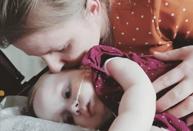 Hanna kann nicht mehr alleine schlucken und atmen – hier könnt Ihr dem Mädchen helfen