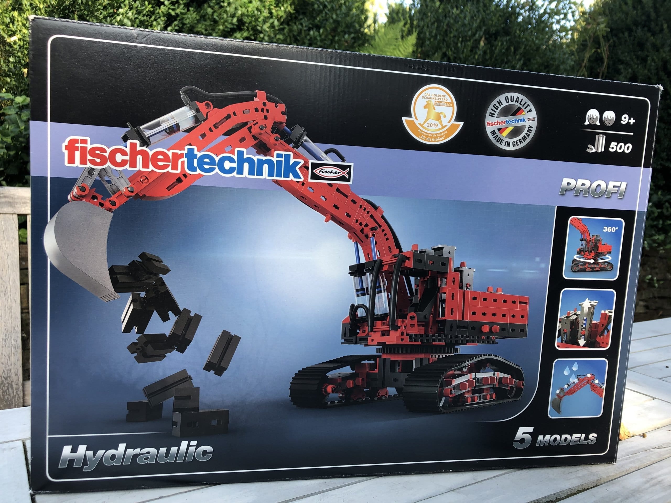 Überraschung zum Zwillings-Geburtstag: Gewinnt diesen Hydraulic Bagger von fischertechnik!