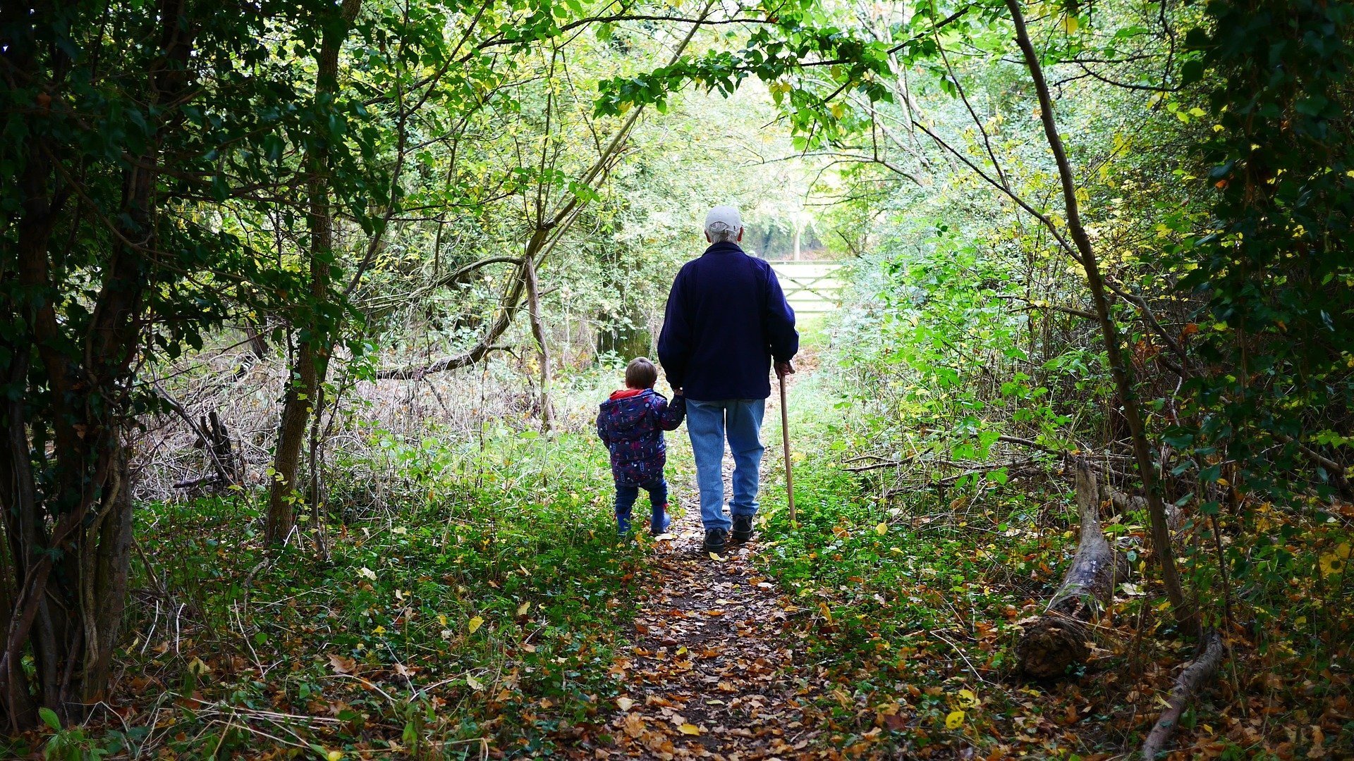 Leserfrage: Wie erkläre ich den Kindern, dass sich Oma und Opa unglücklich getrennt haben?