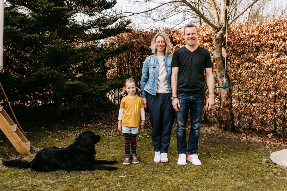 Stylisches Geschenk: Jeder Strich auf dem Shirt steht für ein Familienmitglied