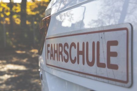 Sexismus in der Fahrschule: Wir müssen junge Frauen schützen