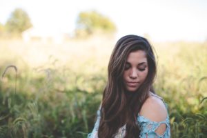 Meine Tochter mag ihren Bauch nicht – wie soll ich reagieren?