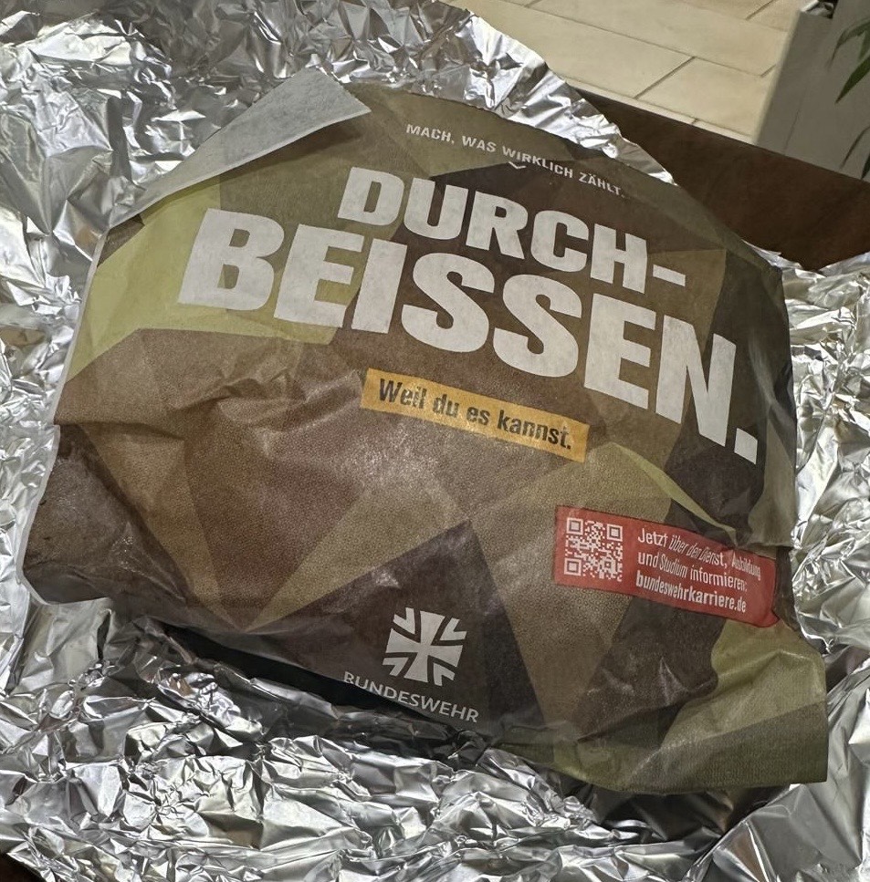 Bundeswehr-Postkarten: „Auf in den Krieg?“ Teen-Time Jugendkolumne 3 85dbaf62 d351 47f7 8e5c f5866c4c55a1