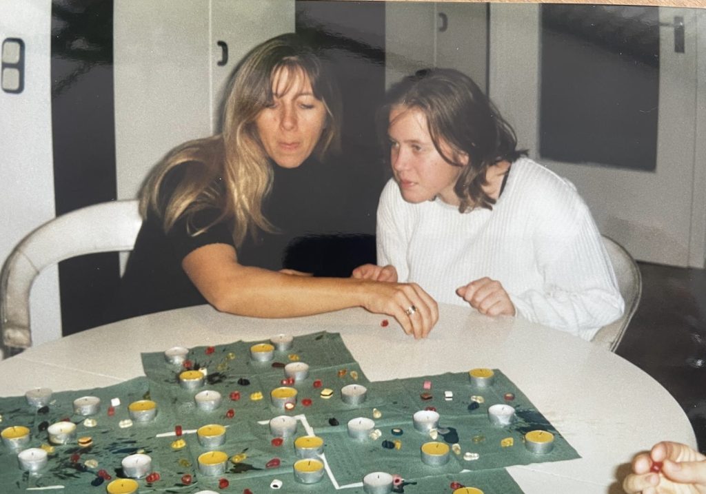 "Kinderdemenz": Unsere Schwester erkrankte früh an NCL und starb mit 28 3 Kinderdemenz