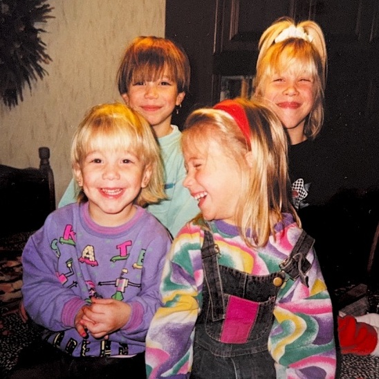 "Kinderdemenz": Unsere Schwester erkrankte früh an NCL und starb mit 28 2 Kinderdemenz
